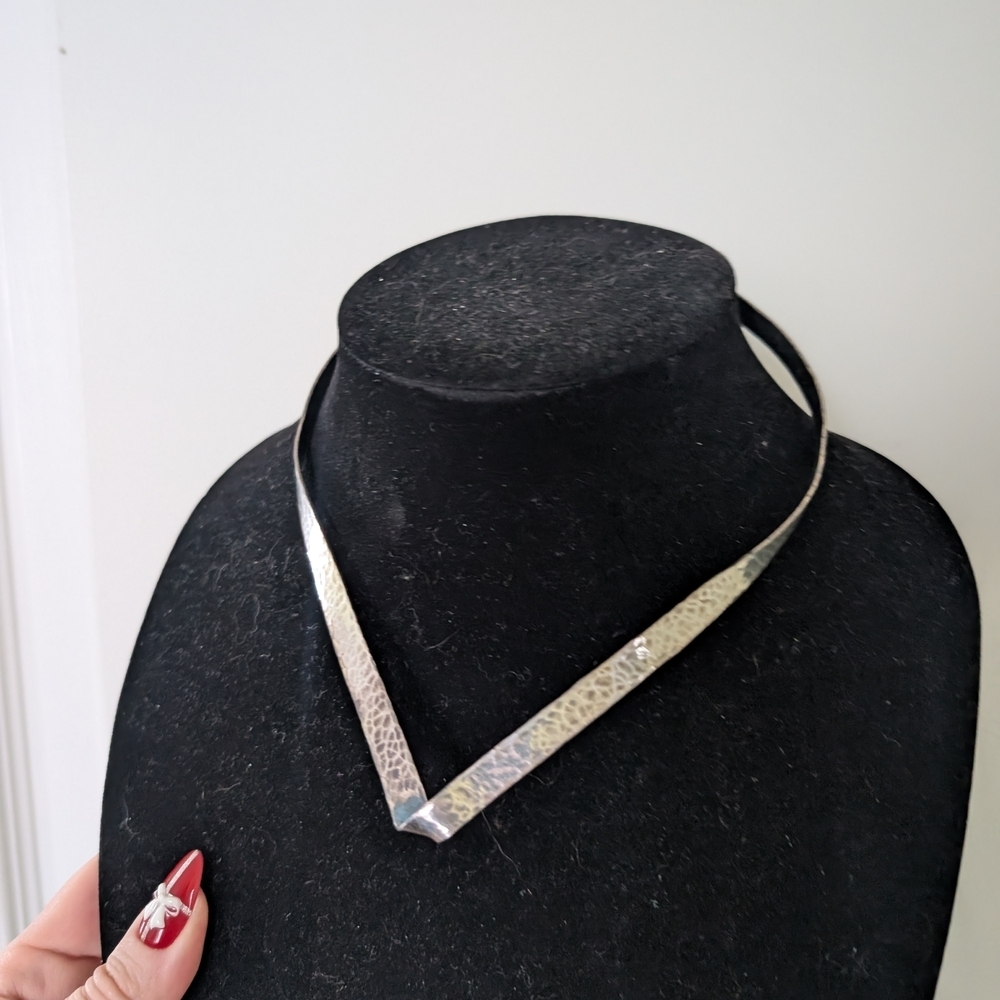 Vintage Silvertone Women's Necklace - Picture 2 of 8